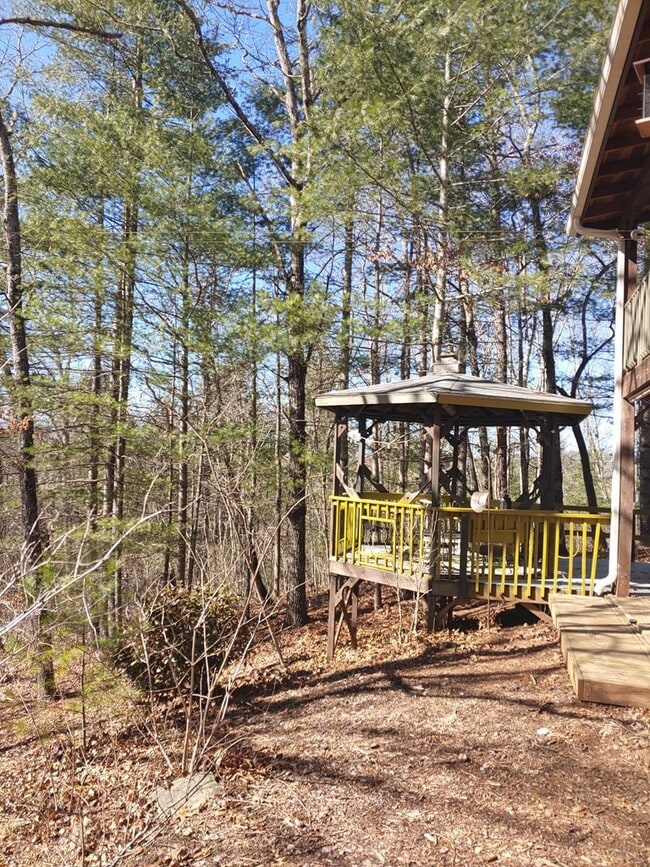 Photo - 536 Henderson Rd (Franklin, NC) House