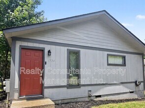 Building Photo - 1734 Shiloh Dr