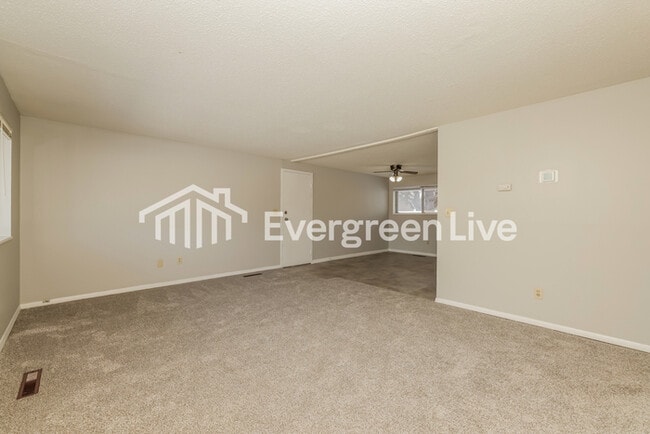 Foto del edificio - 2162 Burnside Dr