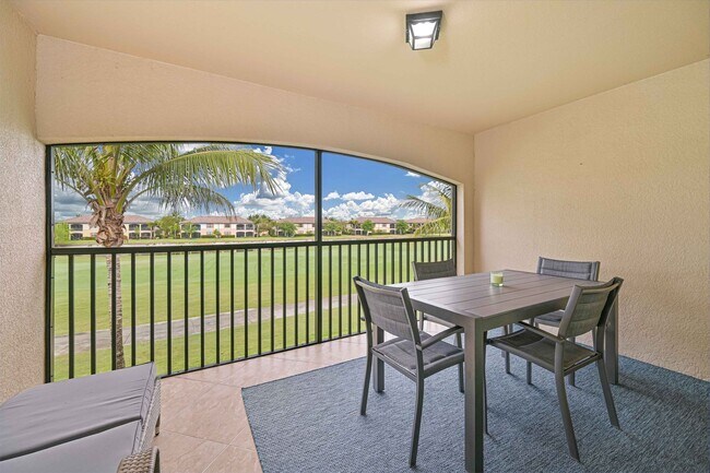 Foto del edificio - **2 + Den Condo - 1 Car garage - Fully Furnished - Short Term Lease (5.11 - 11.30) **