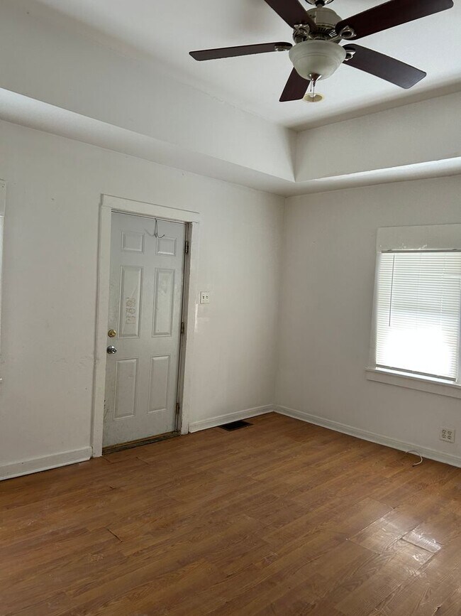 Foto del edificio - Cute 2 bedroom home - enclosed large back ...