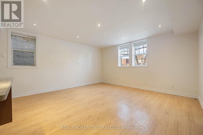 Photo du bâtiment - 85 Beech Ave