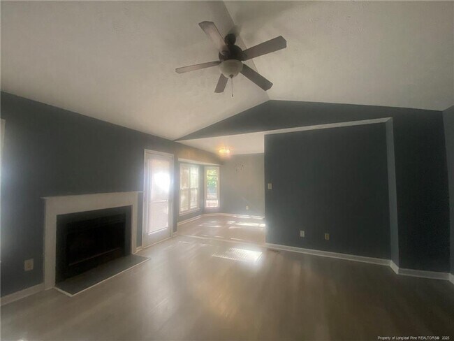 Foto del edificio - 1416 Matilda Ct