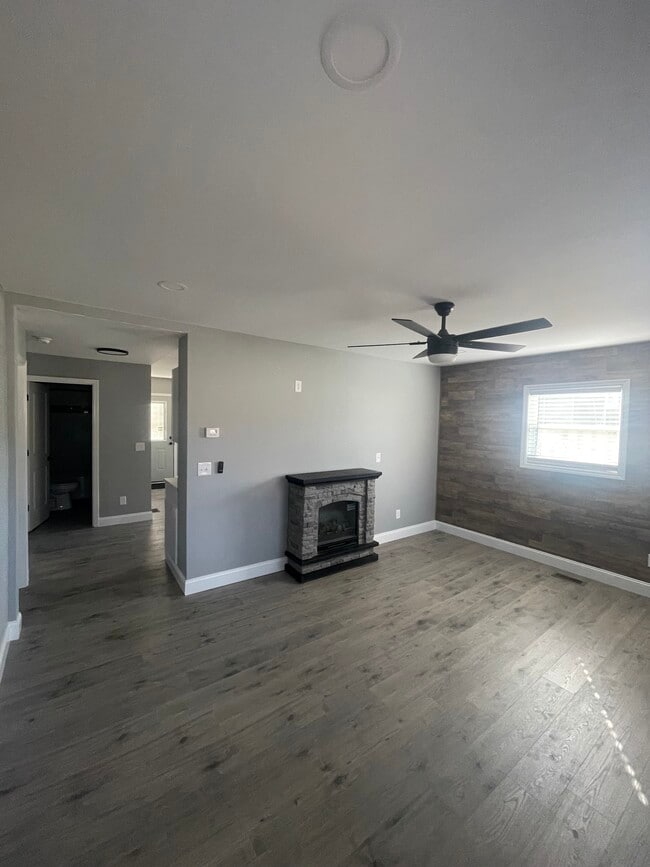 Foto del edificio - 916 9th St NE