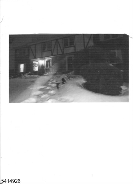 Foto del edificio - 822 Pompton Ave