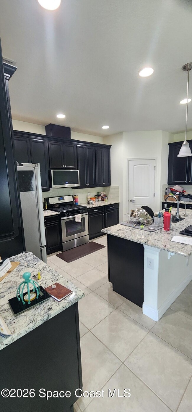 Building Photo - 7357 Bluemink Ln