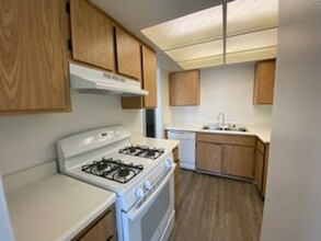 Sierra Canyon Apartments photo'