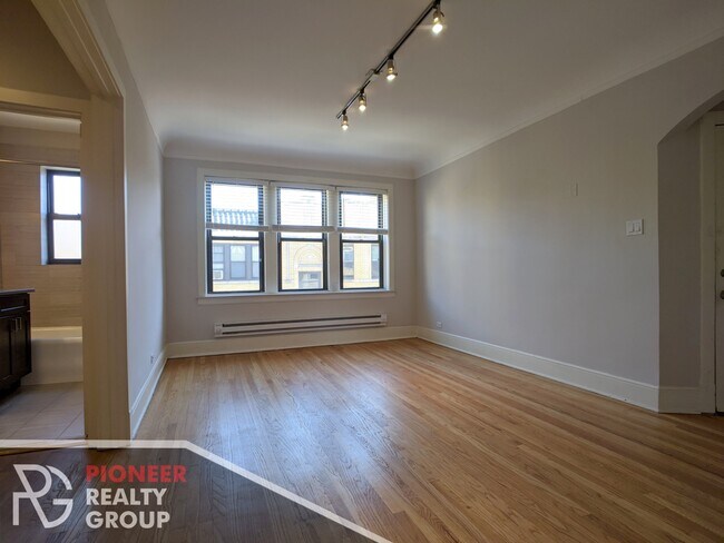 Foto del edificio - 2329 N Rockwell St