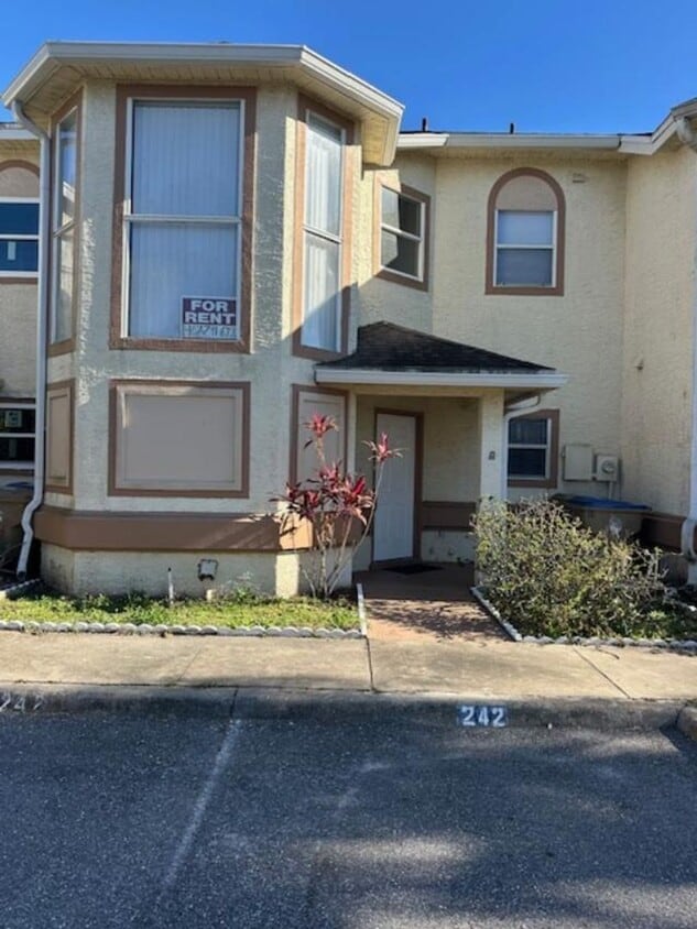 Spacious Townhome with Beautiful Water Views from all rooms - Beautiful Townhome  Water View