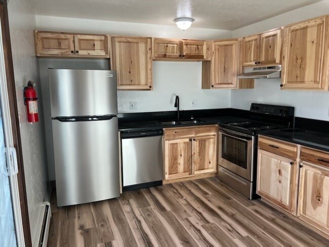 Photo - 1324 Balsam Ave House