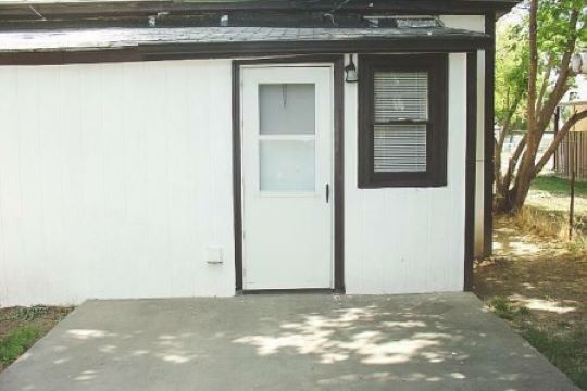 Building Photo - 220 S 28th St