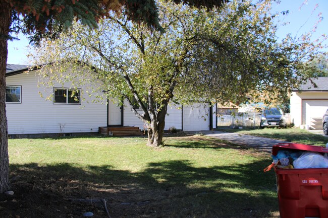 Building Photo - 575 Crimson Cir