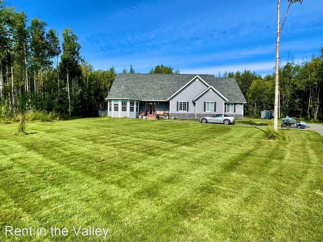 Primary Photo - 4 br, 3 bath House - 4691 E. Crane Rd.