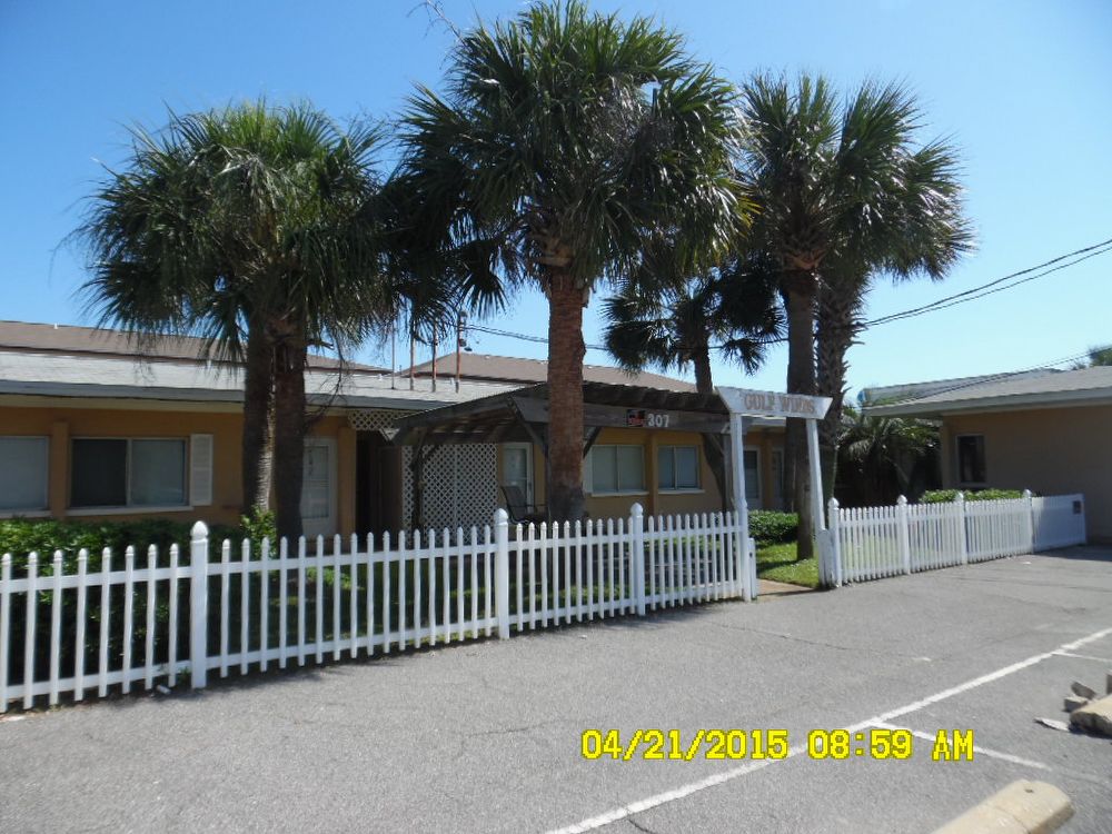Primary Photo - 307 Barracuda Ave
