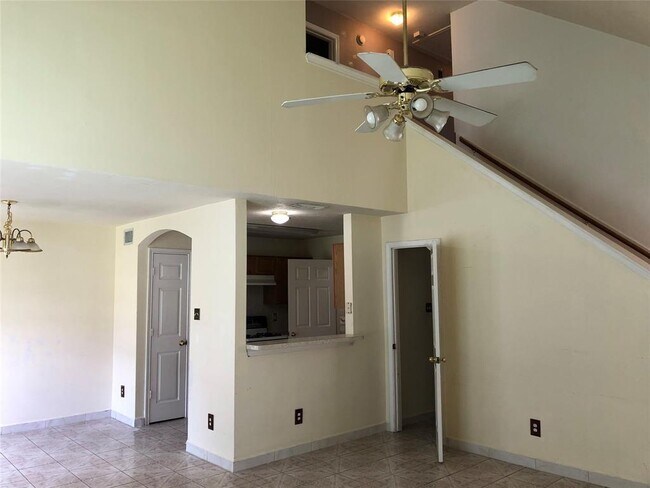 Building Photo - 6607 Bellaire Gardens Dr