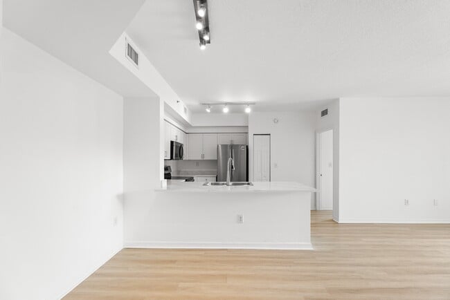 Building Photo - 6851 SW 44th St