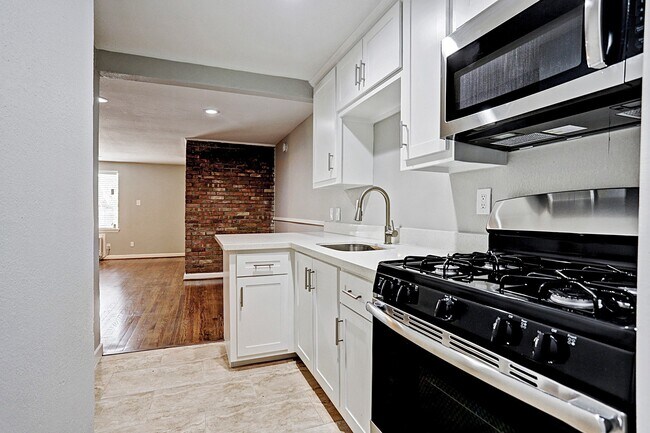 Foto del edificio - 2148 Harold St