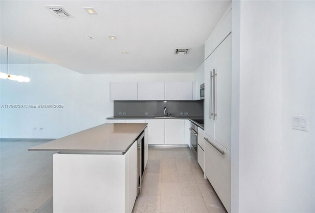 Photo - 68 SE 6th St Apartment