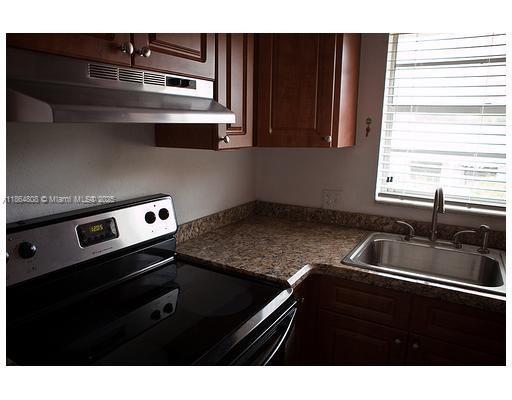 Foto del edificio - 1300 Moffett St