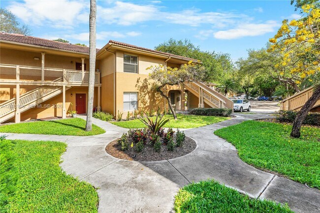 Building Photo - 4759 Via Palm Lakes