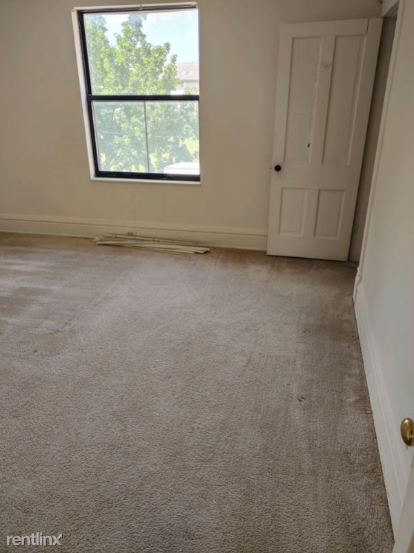 Building Photo - 2 br, 1 bath Townhome - 1566 Worthington St.