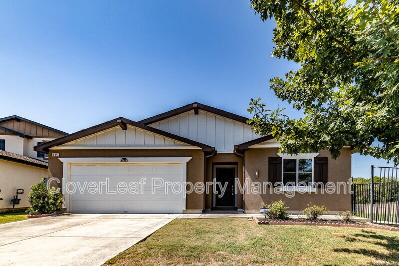 Foto principal - 10423 Legacy Cv