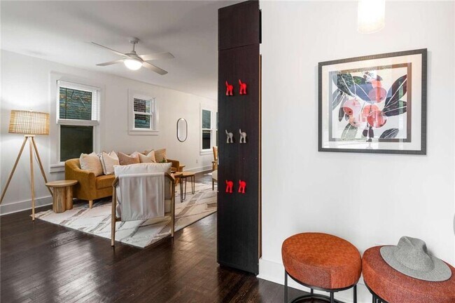 Foto del edificio - 830 Belgrade Ave NE