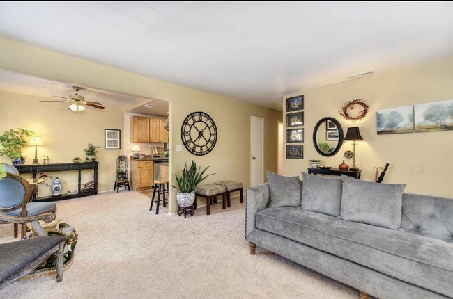 Building Photo - 5716 Shadow Creek Dr
