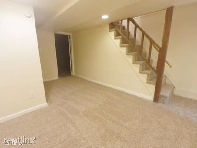 Building Photo - 2006 Dukeland St