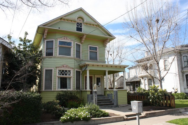 Building Photo - 829 S 3rd St