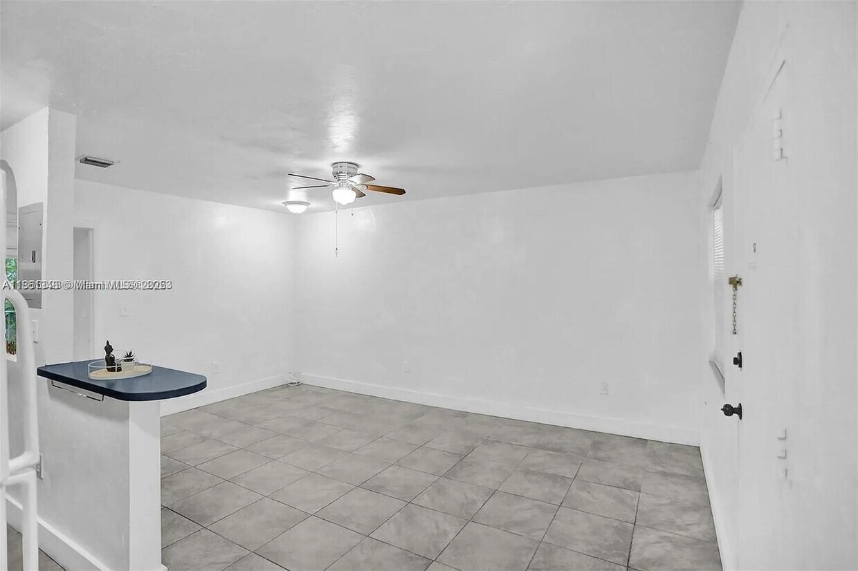 Foto principal - 1860 Venice Park Dr