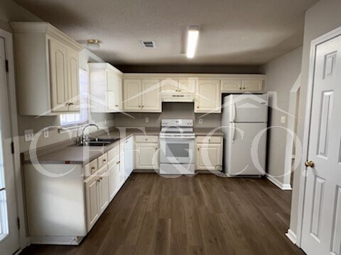 Building Photo - 453 Belcher Rd