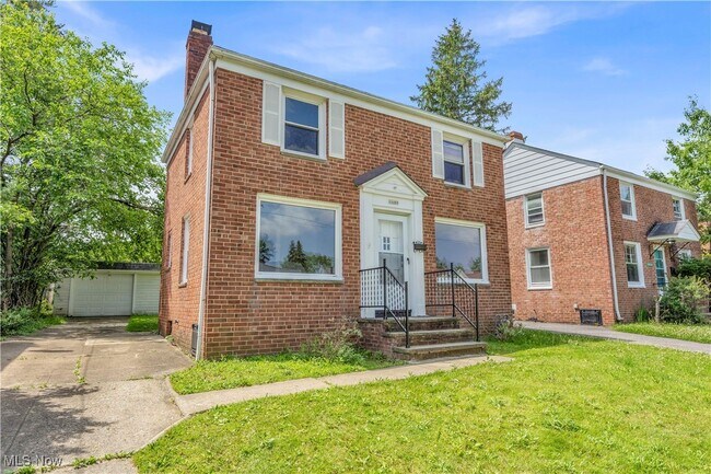 Foto del edificio - 18400 Waterbury Ave