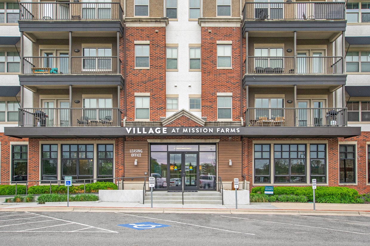 Primary Photo - Village at Mission Farms