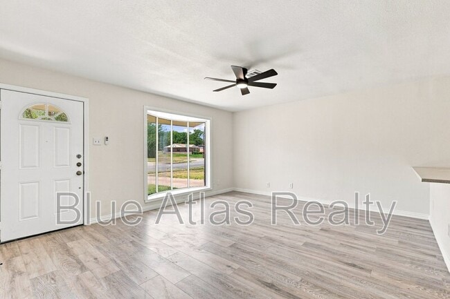 Photo - 6008 Golden Gate Drive House