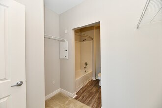 Building Photo - Mozzo apartments