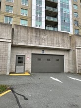 Building Photo - 2677 Gladstone St