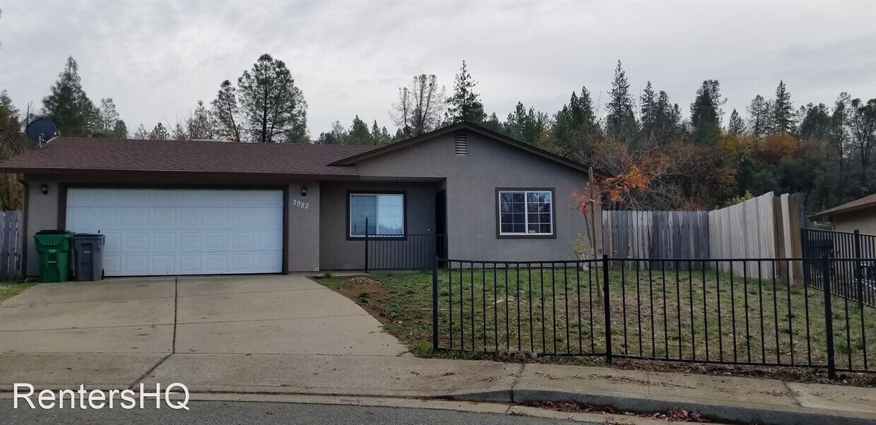 4 br, 2 bath House 3982 VASSAR WAY House Rental in Shasta Lake, CA