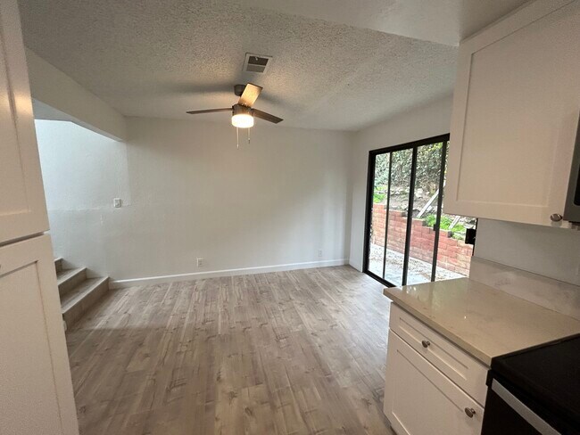 Building Photo - 221 W Escalones