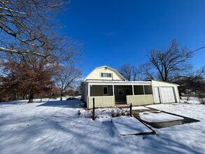 Building Photo - 1011 Cedar St