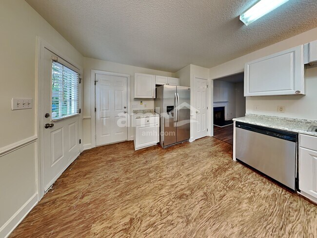 Foto del edificio - 803 Delray Ln