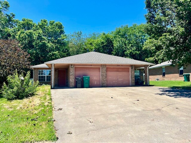 Foto principal - 5906 Sara St