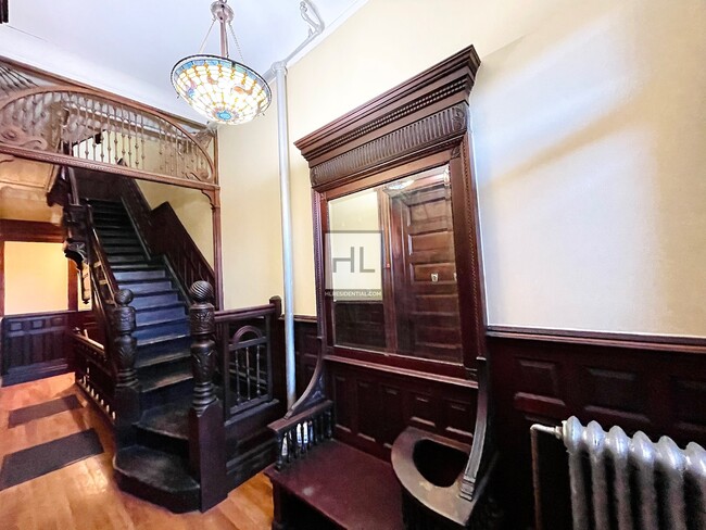 Foto del edificio - Gorgeous 1 Bedroom | West 120th Street, So...