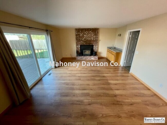 Foto del edificio - 749 Adobe Rd