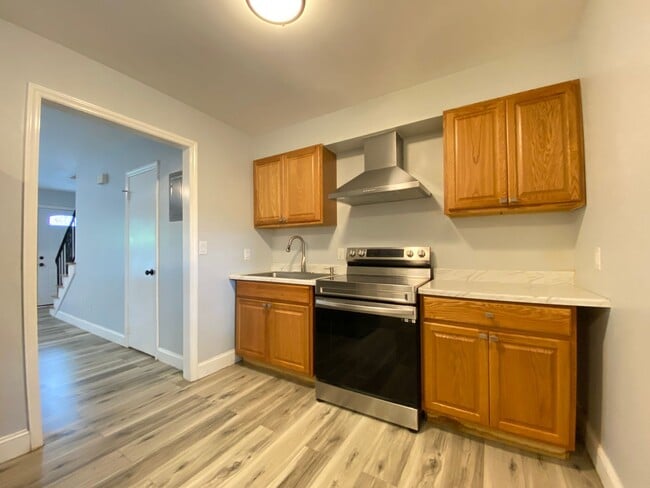 Foto del edificio - 331 Vineyard Park Ct
