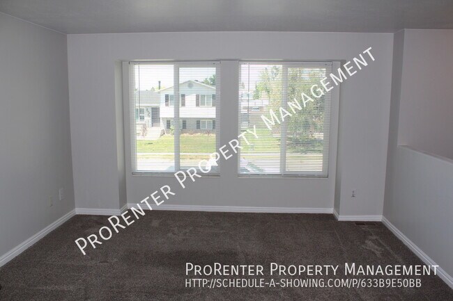 Building Photo - Charming 3 Bed, 2 bath Roy Home