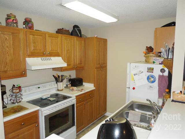 Building Photo - 136 Green Dragon Ct