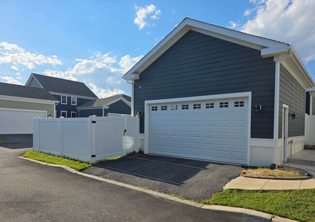 Building Photo - COMING SOON! 4bed-3.5bath home in the Town of Whitehall