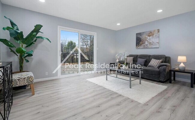 Foto del edificio - Updated Citrus Heights 3bd/2ba Home with 4...