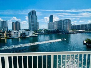 Building Photo - 121 Golden Isles Dr